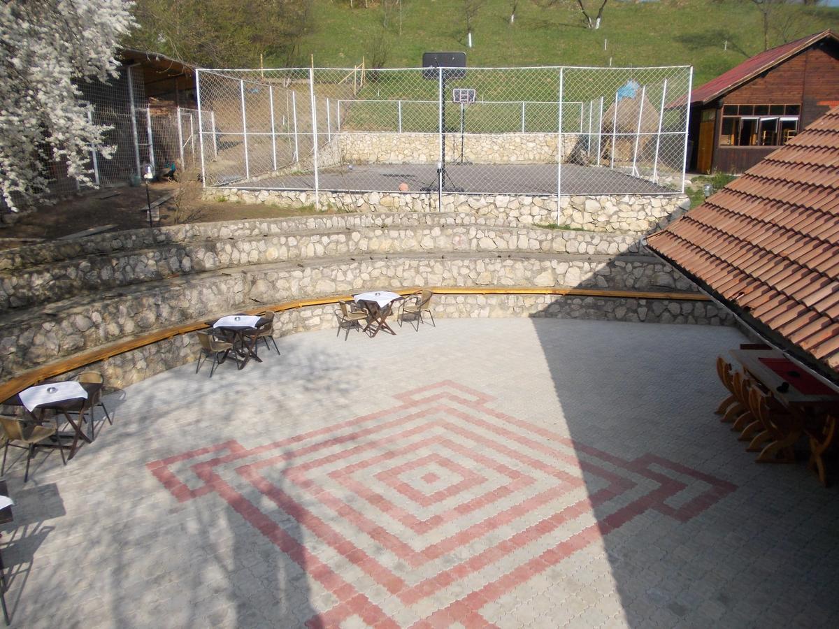Hotel Motorom Zărneşti Esterno foto